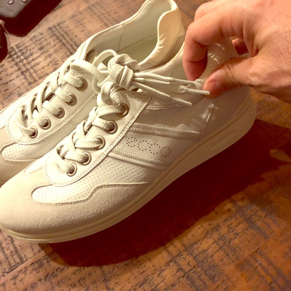 Men’s White Suede Size 7 ECCO shoes.